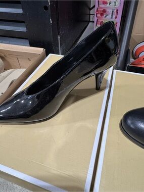 Michael Kors Black Patent Pointed-Toe Pump